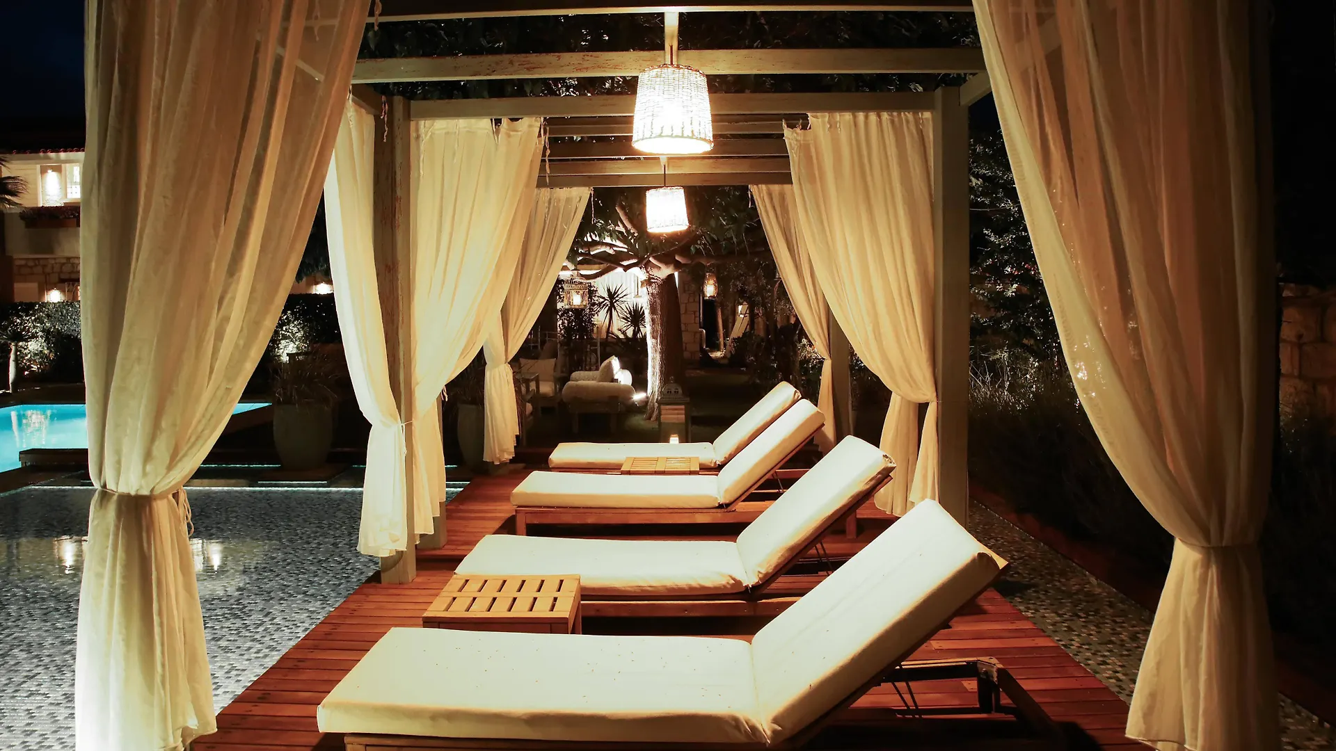 Cadde 75 Luxury Hotel - Alaçatı